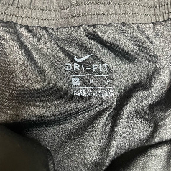 Nike Dri-Fit Black Pink Standard Fit 4" Running Shorts Womens Size Small - Picture 5 of 9